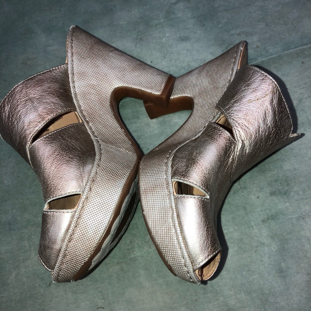 Born Crown platform sandals gold